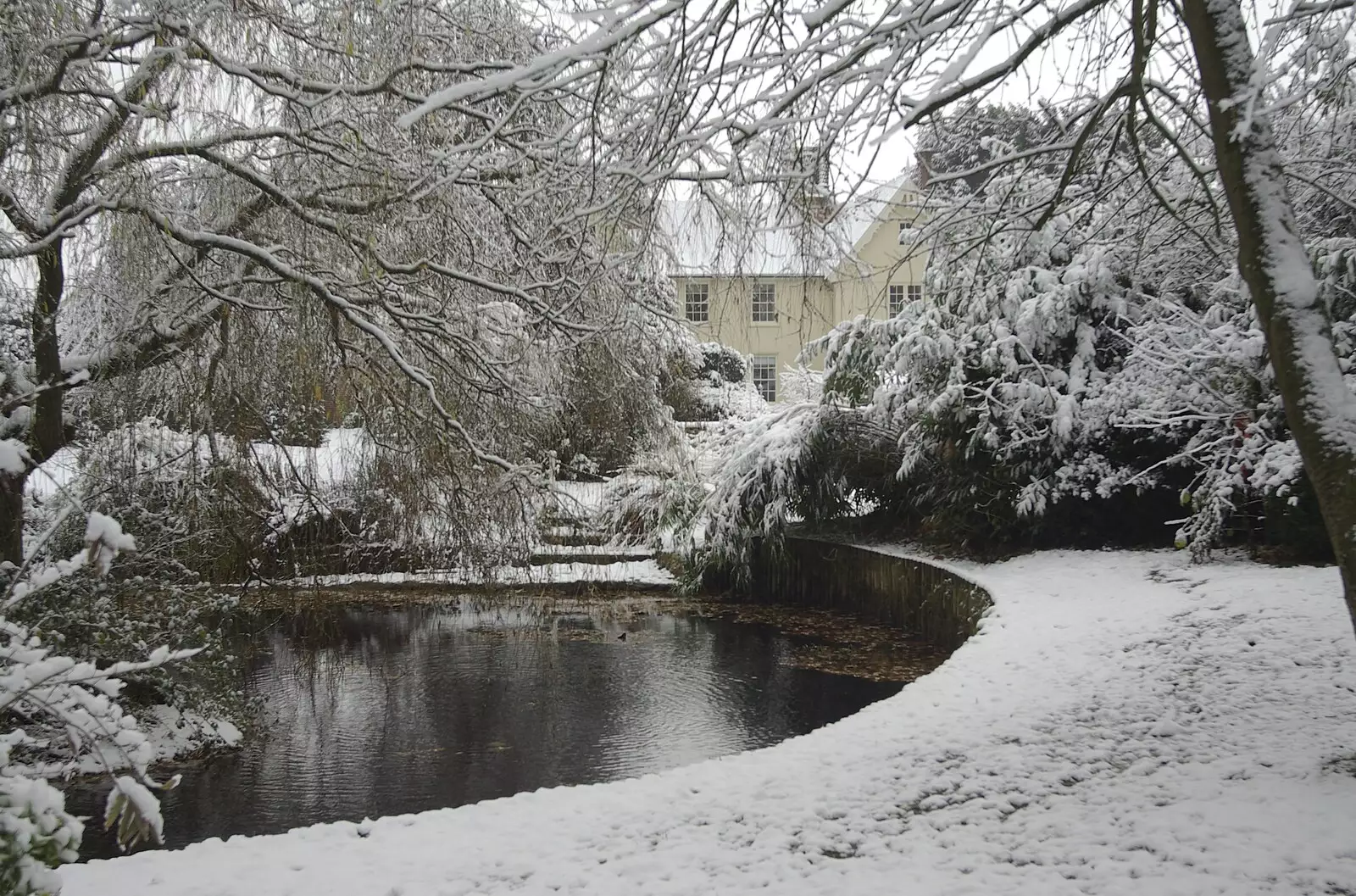 A picturesque scene from the gardens of the Cornwallis Hotel, from Snow Days, Brome, Suffolk - 22nd November 2008