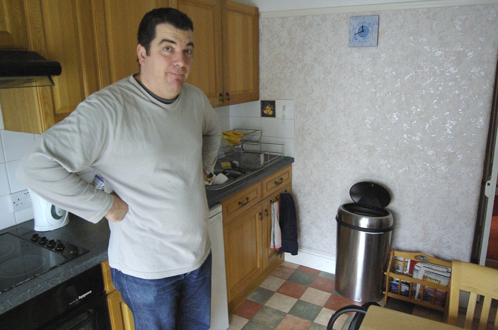 A Trip to New Milton and Barton-on-Sea, Hampshire - 27th November 2008: Jon in his parent's upstairs flat