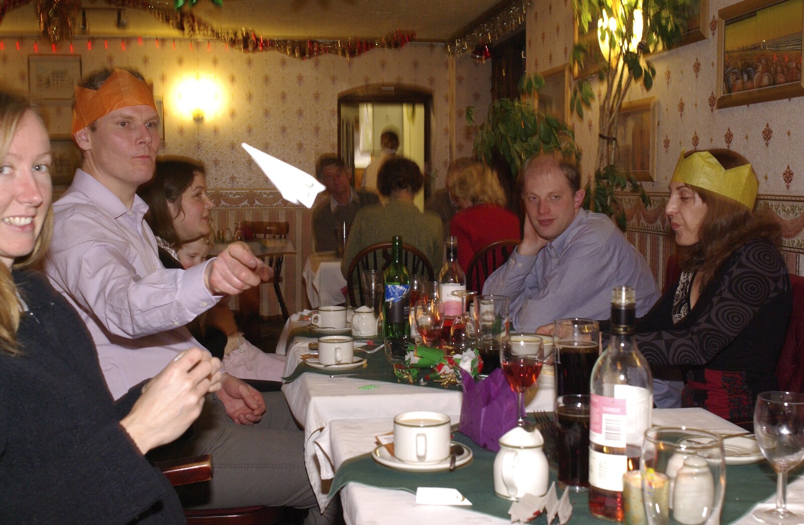 The BSCC Christmas Dinner, The Swan Inn, Brome, Suffolk - 6th December 2008: Caught in mid air