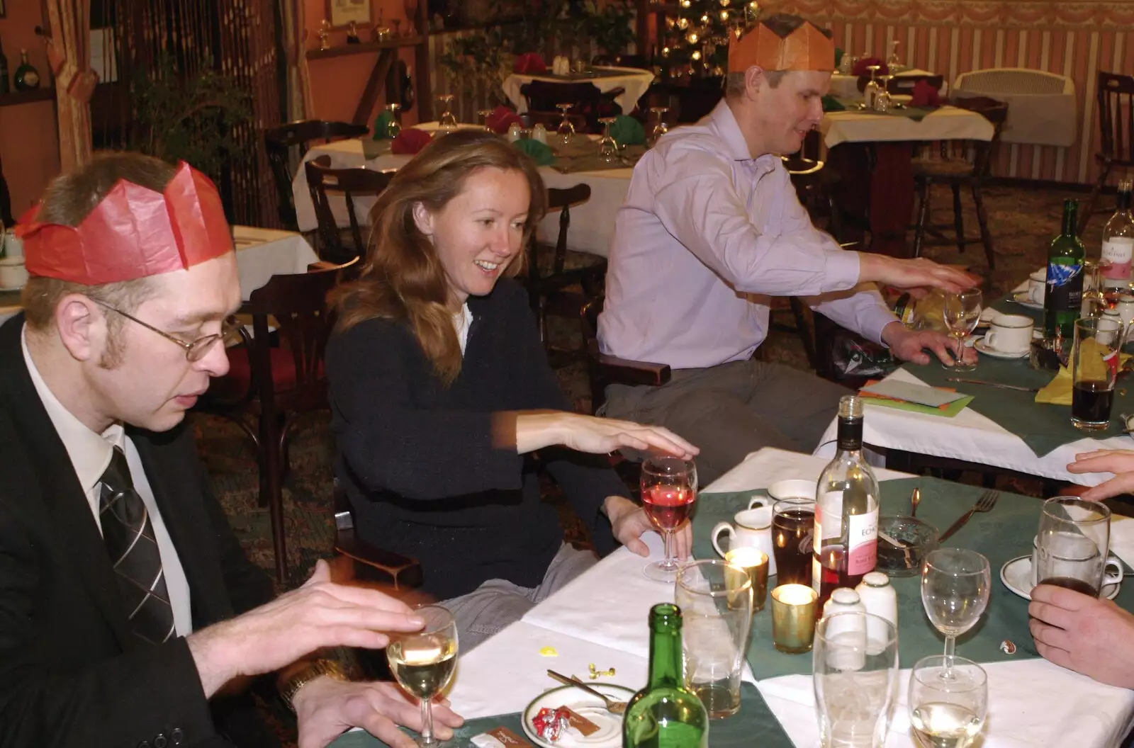 A musical-glass moment, from The BSCC Christmas Dinner, The Swan Inn, Brome, Suffolk - 6th December 2008