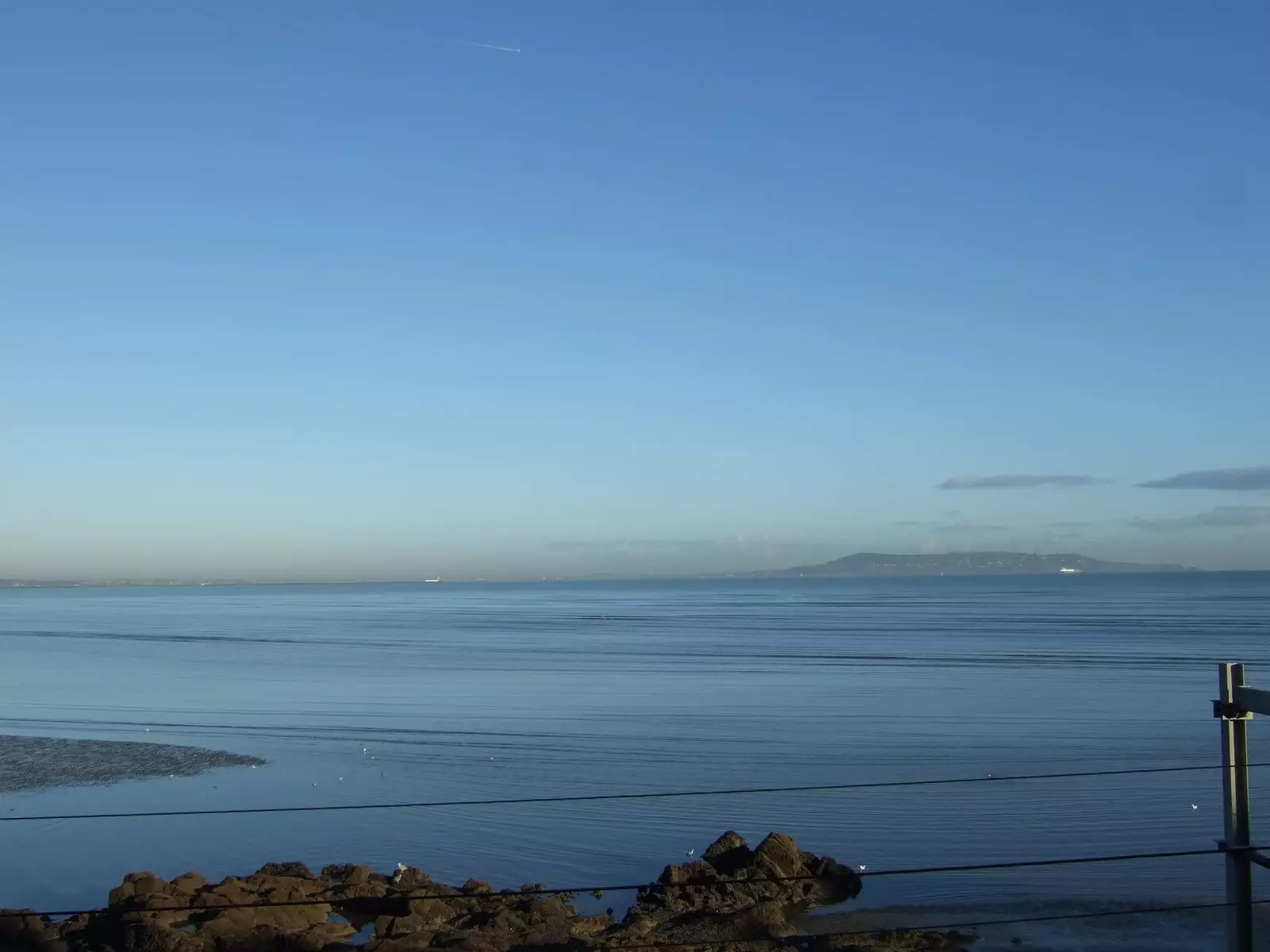 Dublin Bay fro mthe bridge over the DART, from Fred in Blackrock, Dublin, Ireland - 6th December 2008