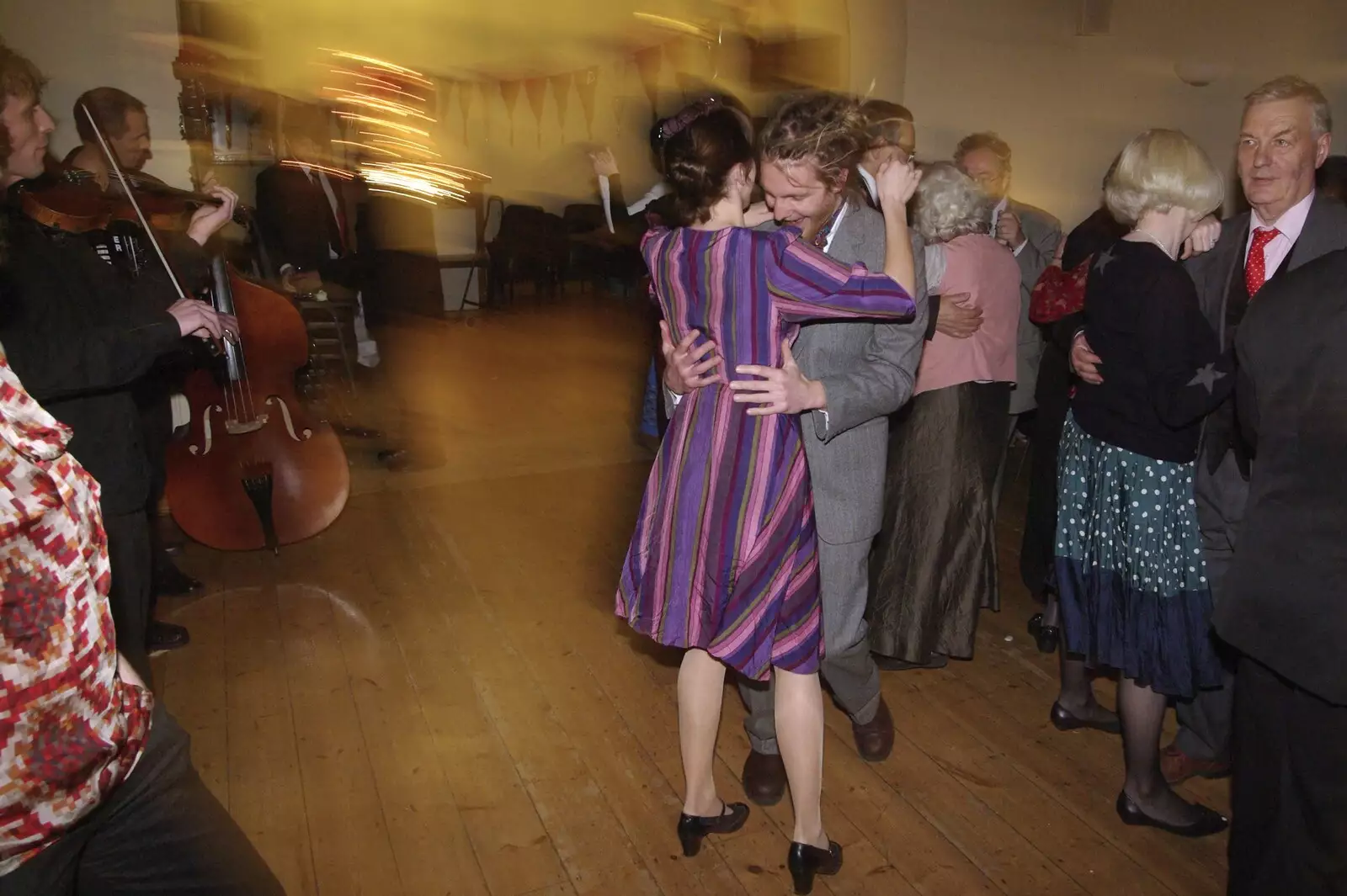 More dancing to the band, from An Oxford Wedding, Iffley, Oxfordshire - 20th December 2008