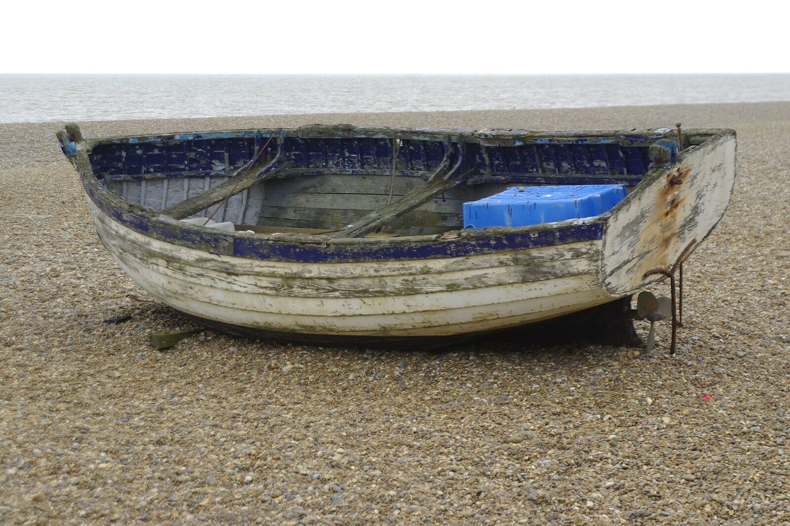 An abandoned boat from Aldeburgh Lifeboats with The Old Chap, and a Night at Amandines, Diss, Norfolk - 1st March 2009