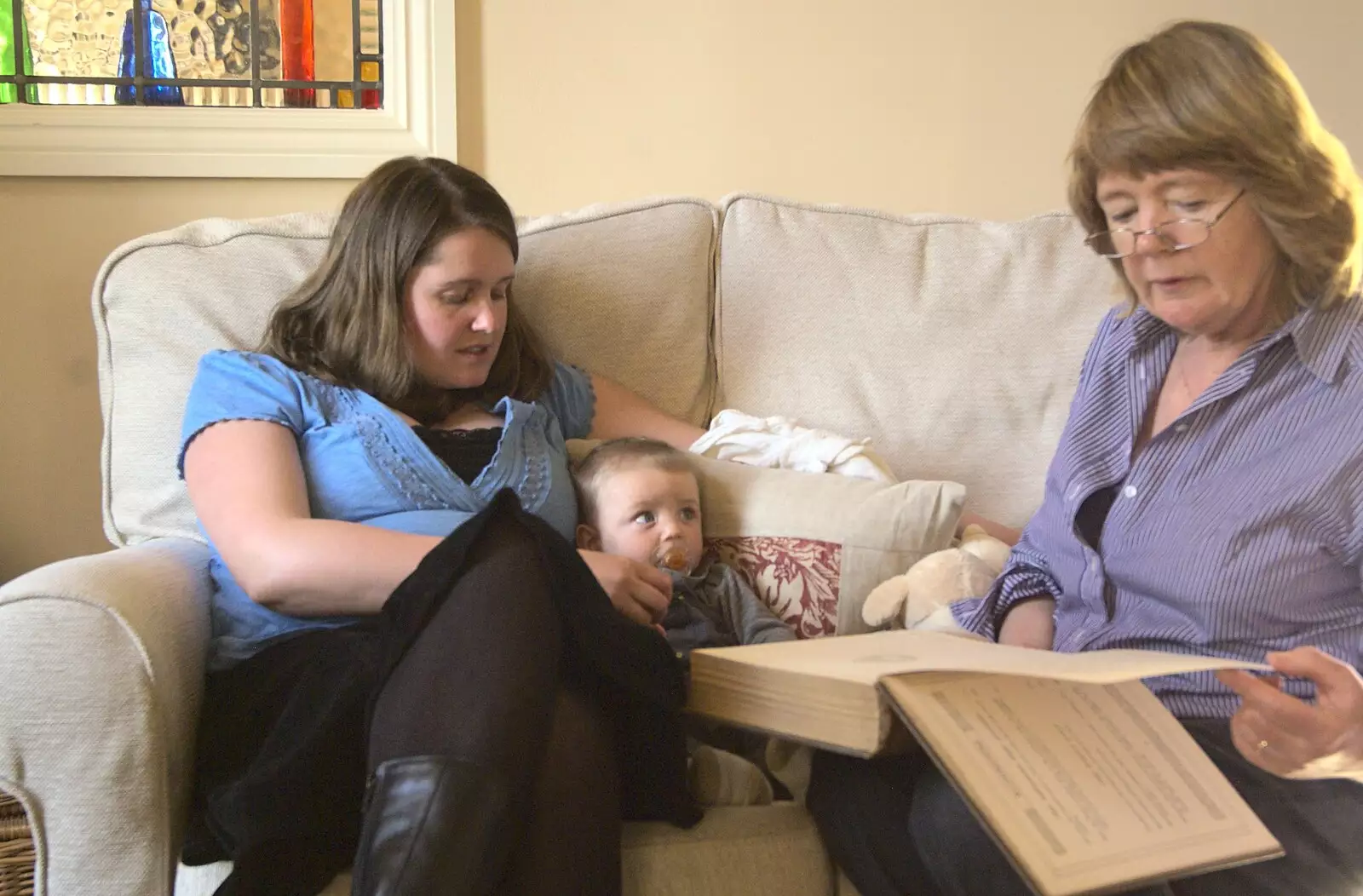 Mother reads a fairytale, from An Easter Weekend in Chagford, Devon - 12th April 2009