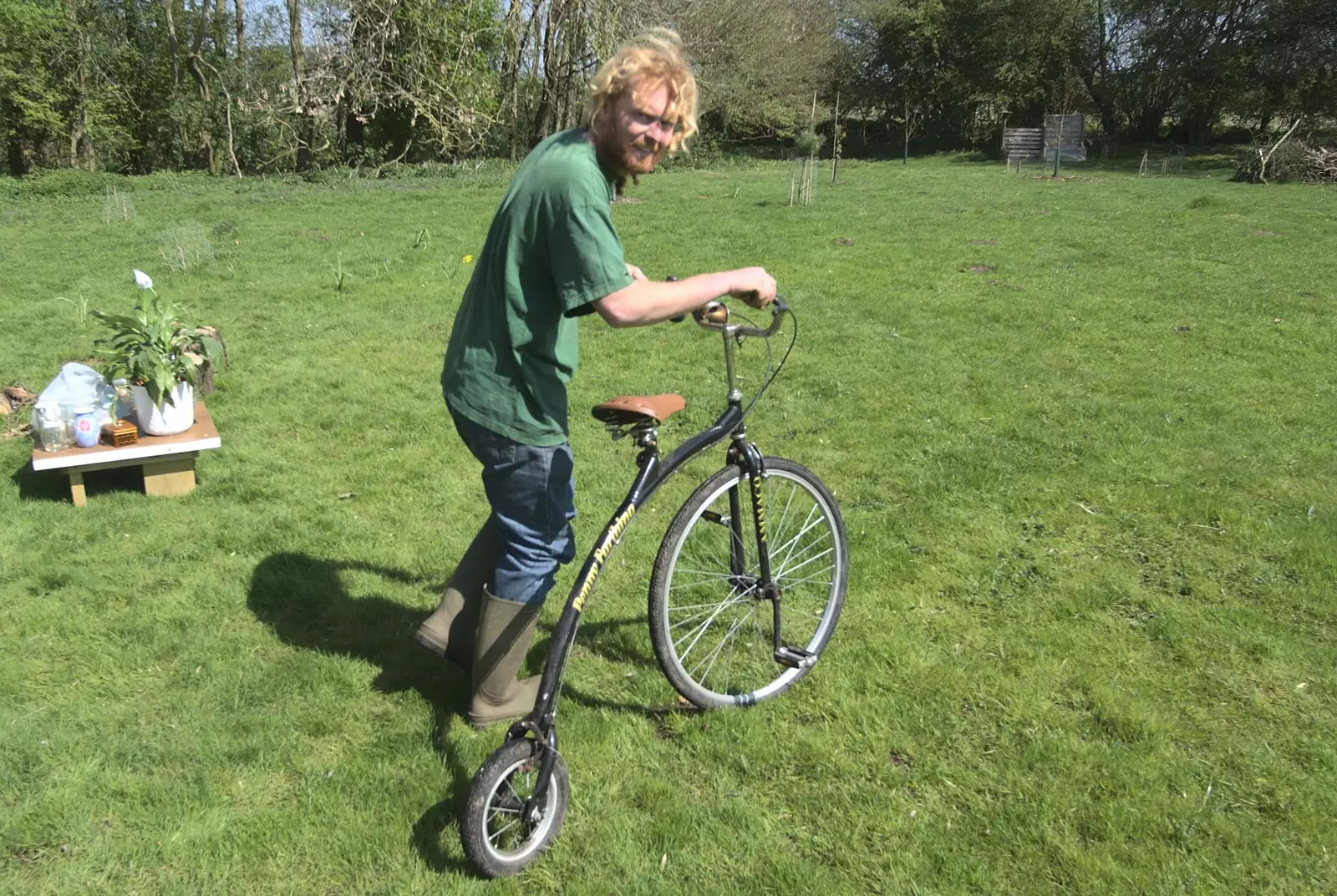 Wavy with his Penny Farthing, from Lunch With Wavy and Martina, Brome, Suffolk - 18th April 2009