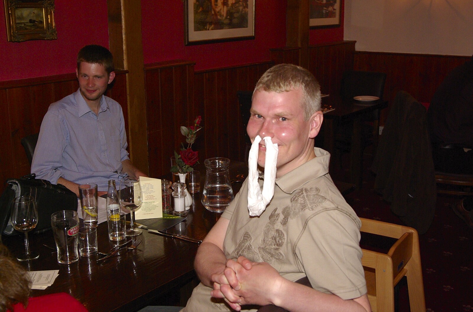 The BSCC Weekend Away Ride, Lenham, Kent - 16th May 2009: Bill sticks a serviette up his nose