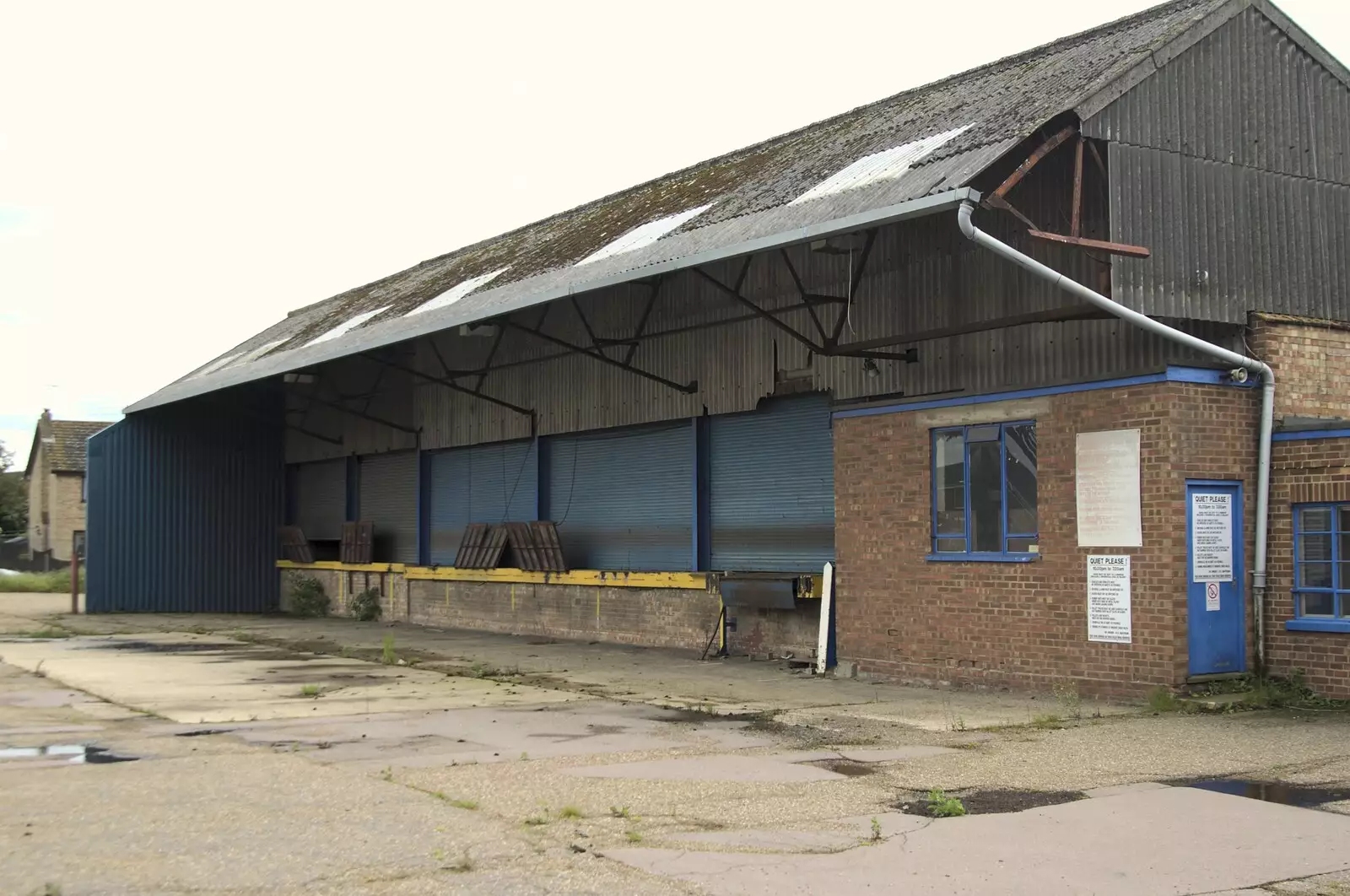 The old loading shed, from The BBs at Bridgham, and Bartrum's Dereliction, Diss, Norfolk - 25th May 2009