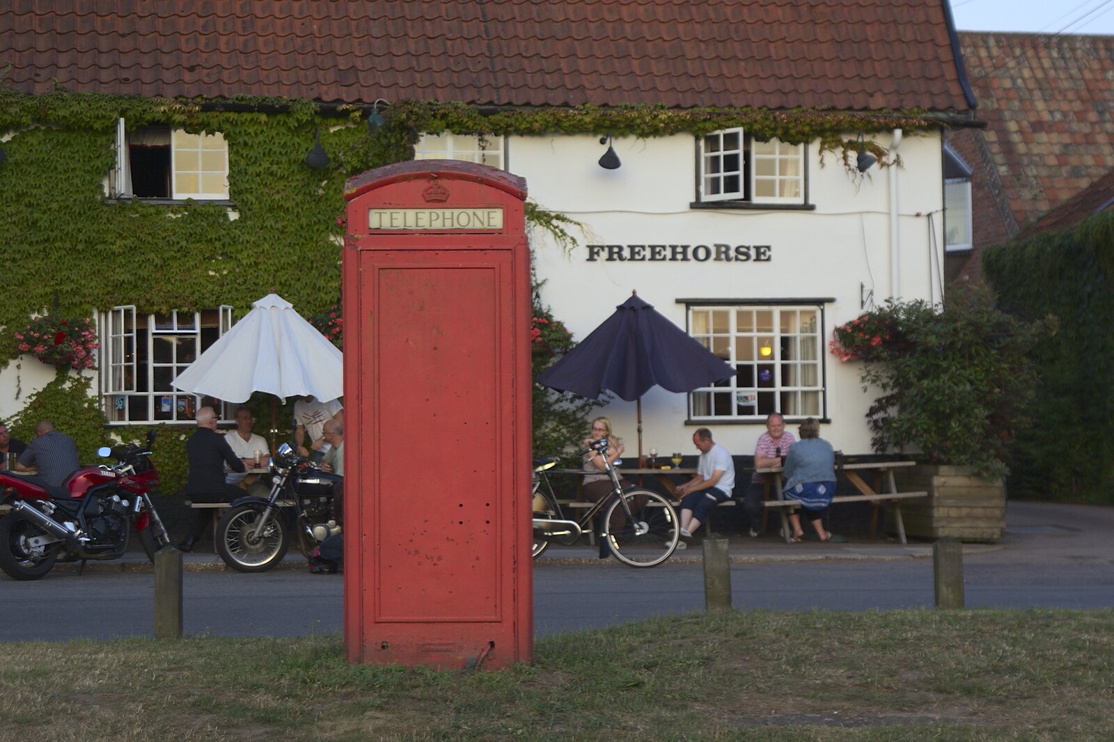 The Cock Inn is a 'Freehorse' from The BSCC at Wingfield, and The BBs at New Buckenham, Norfolk - 3rd July 2009