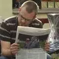 Matt reads a spot of newspaper, The Cambridge Folk Festival, Cherry Hinton Hall, Cambridge - 1st August 2009