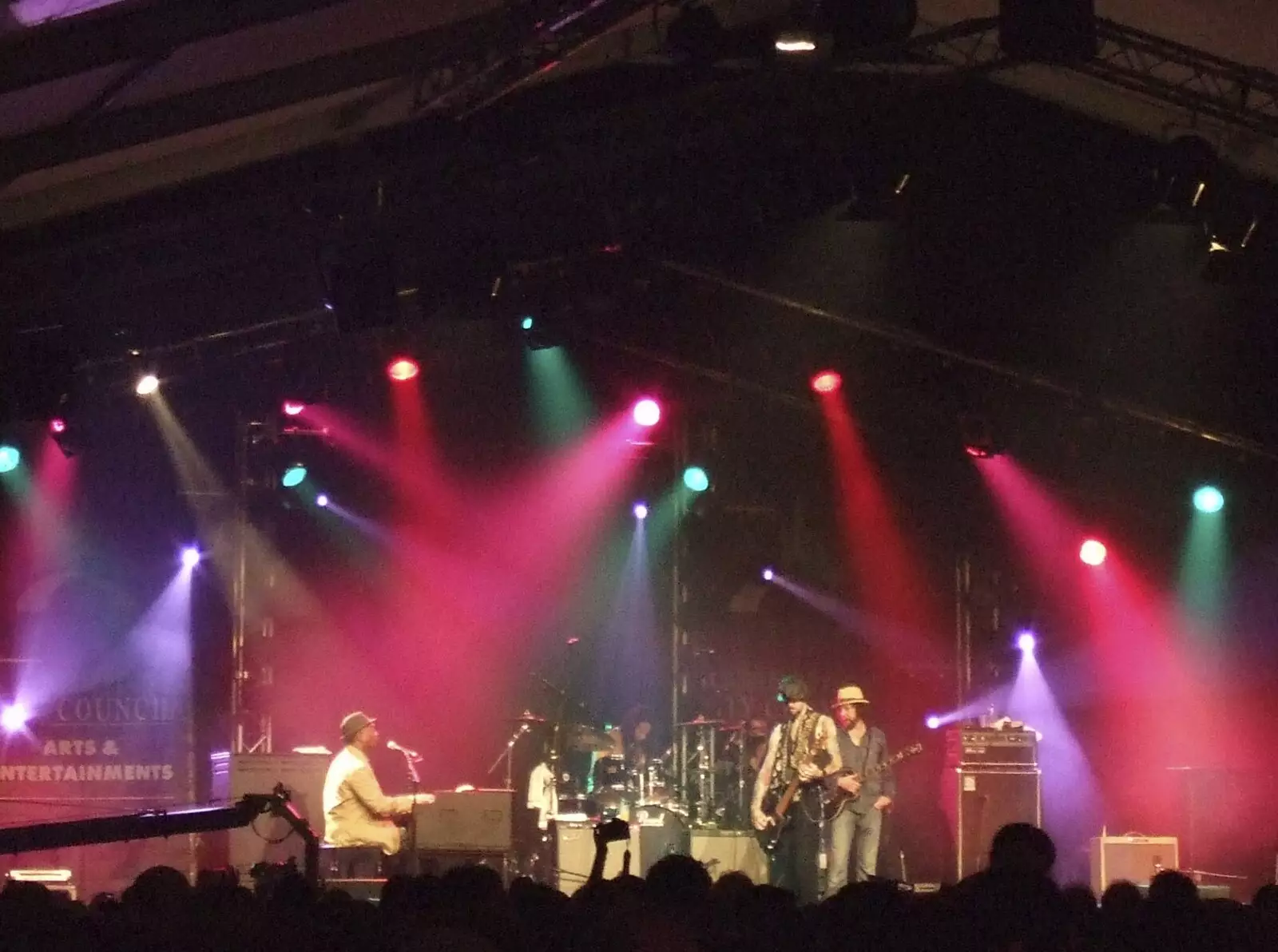 Booker T plays some cool riffs on the Hammond B3, from The Cambridge Folk Festival, Cherry Hinton Hall, Cambridge - 1st August 2009