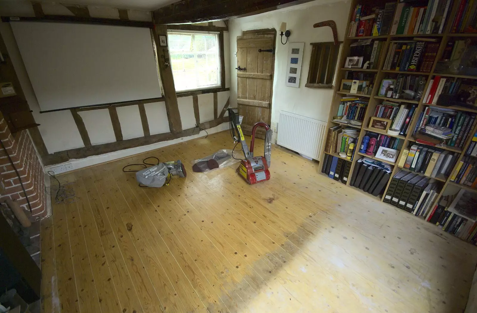 The lounge is ready for sanding, from New Kittens and Moonlit Fields, Brome, Suffolk - 11th August 2009