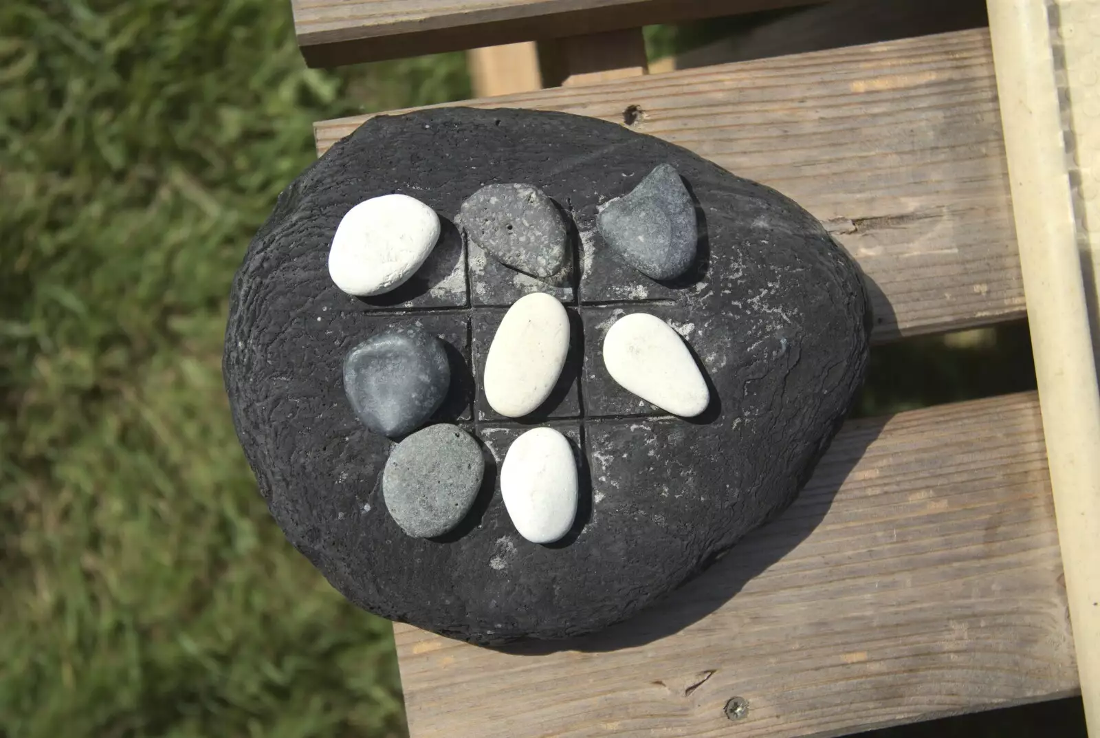 A stone game, from The BBs at Stradbroke, and Wavy's Cabin, Thrandeston, Suffolk - 22nd August 2009