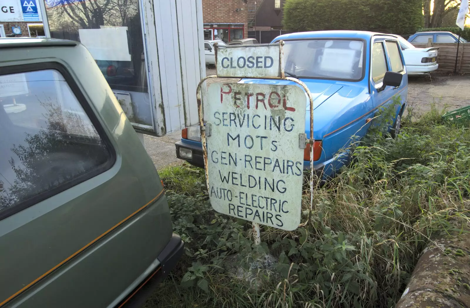 Derelict petrol station in New Buckenham, from Steve Hackett at the UEA, and a Trip to the Zoo, Banham and Norwich, Norfolk - 15th November 2009