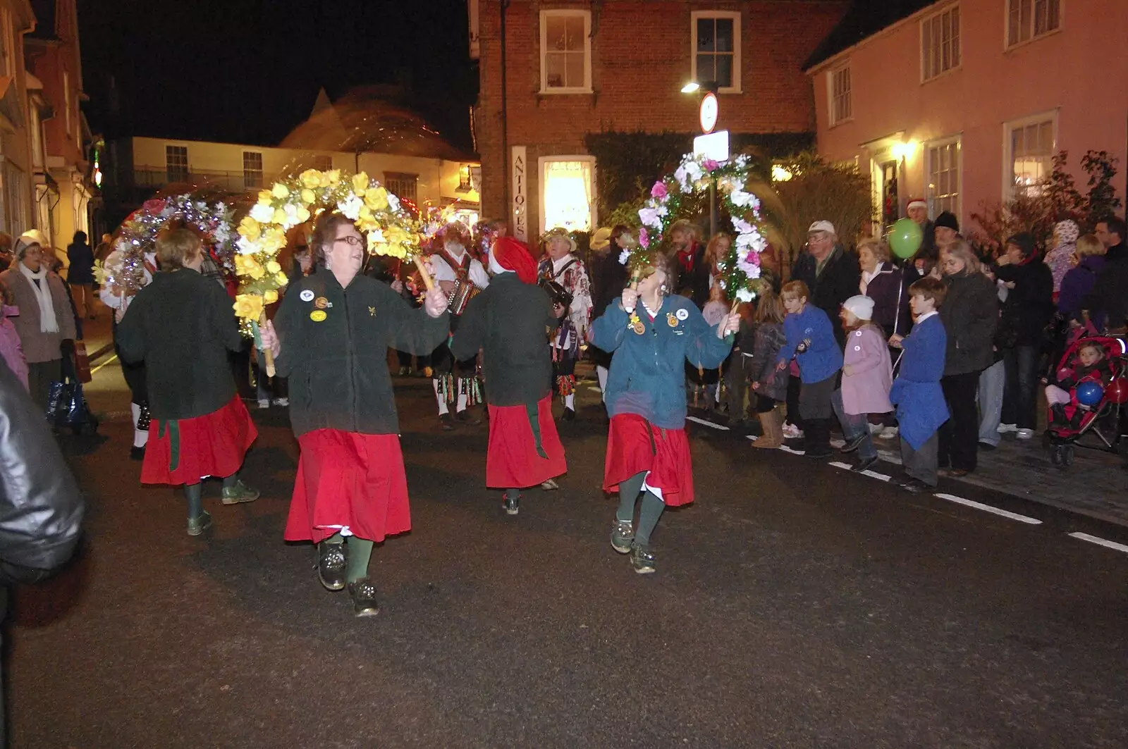 The Hoxon Hundred ladies dance with garlands, from Bartrums Dereliction, and The Christmas Lights, Diss and Eye, Norfolk and Suffolk - 4th December 2009