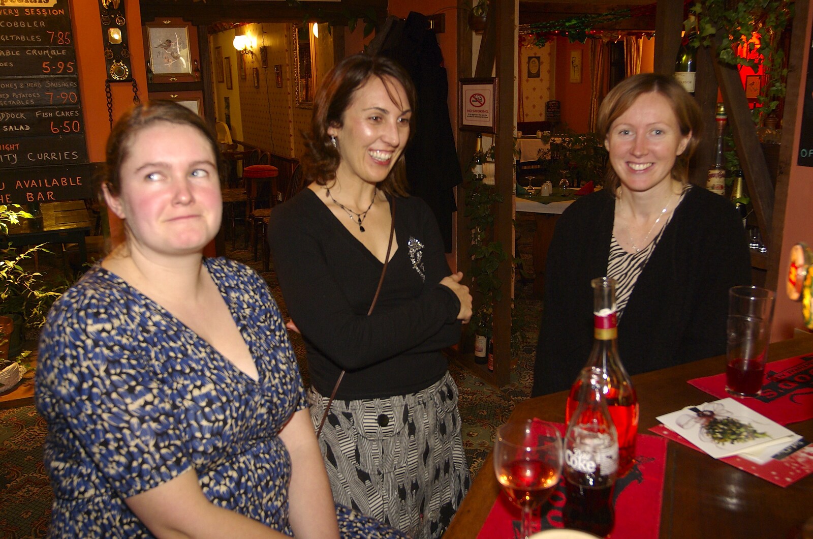 The BSCC Christmas Dinner, The Swan Inn, Brome, Suffolk - 5th December 2009: The international massive: Isobel, Carmen and Martina