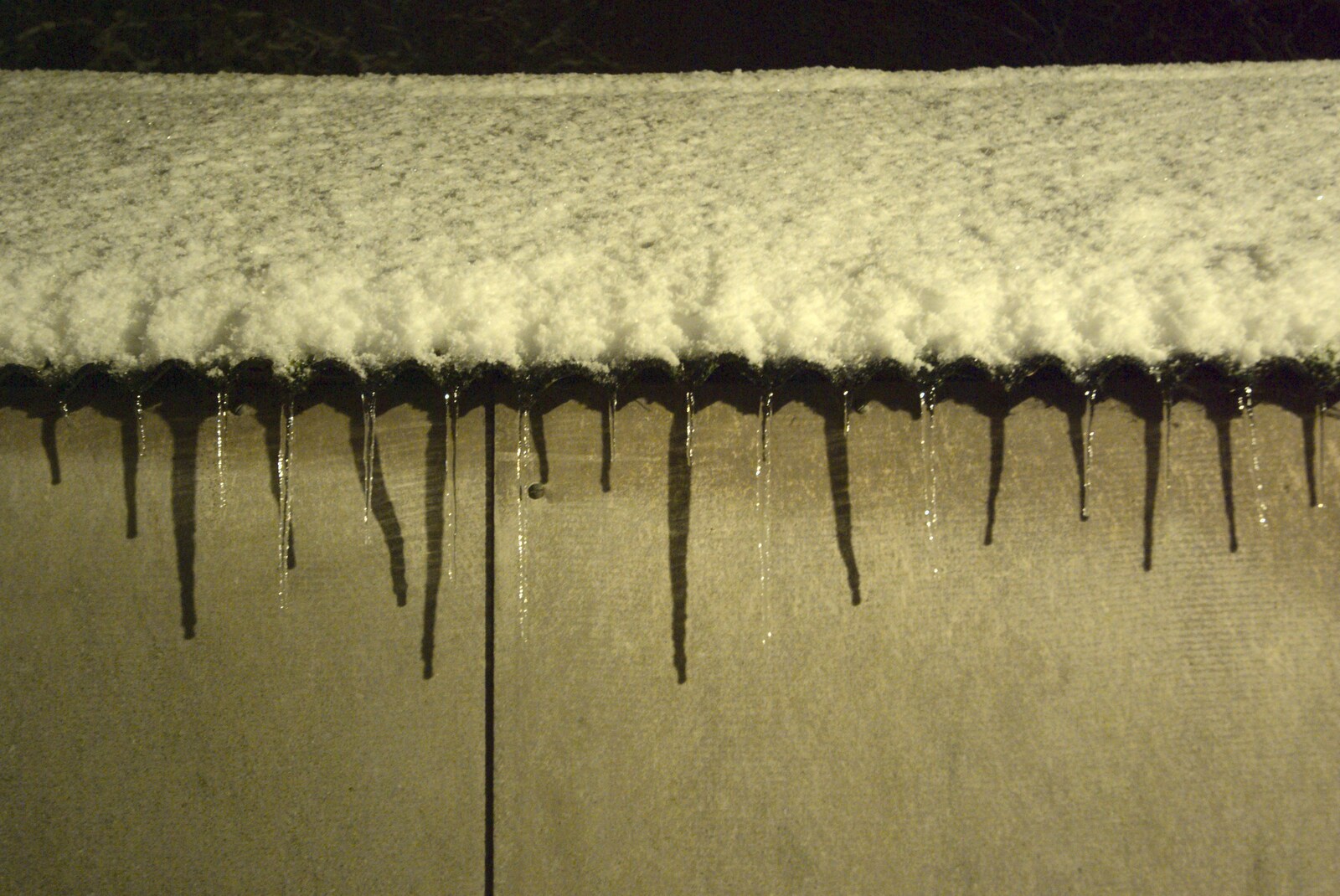 Icicles on the garage from Snow in Diss, Fred Walks, and The BBs Play a Wedding, Diss and Mendlesham - 18th December 2009