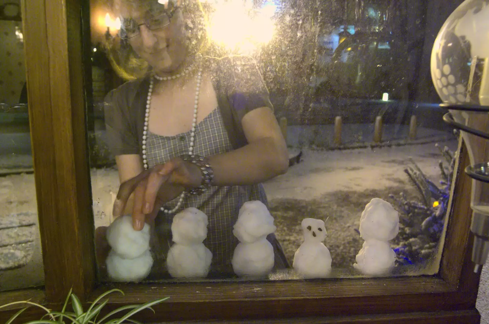 Suey makes more snow-people, from New Year's Eve at the Swan Inn, and Moonlight Photos, Brome, Suffolk - 31st December 2009