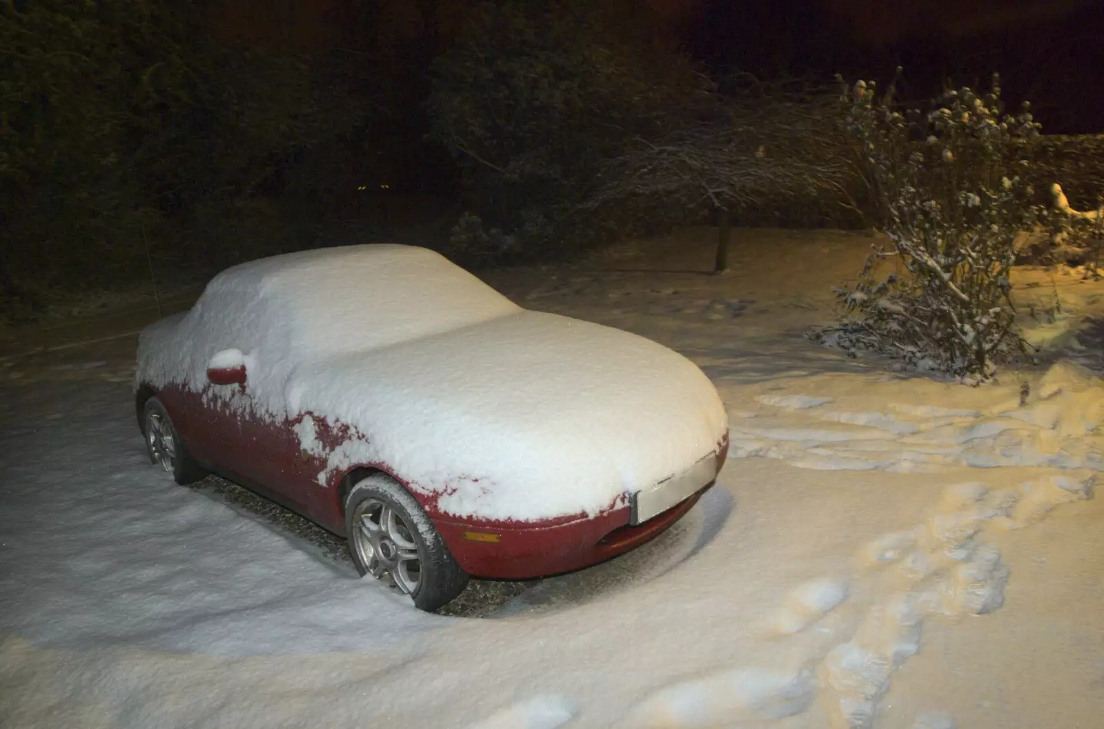 The car is covered, from A Snowy Miscellany, Diss, Norfolk - 9th January 2010