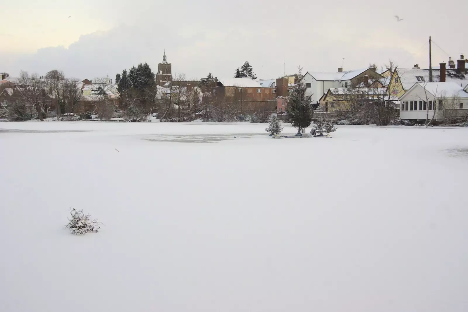 Snow on the Mere, from A Snowy Miscellany, Diss, Norfolk - 9th January 2010