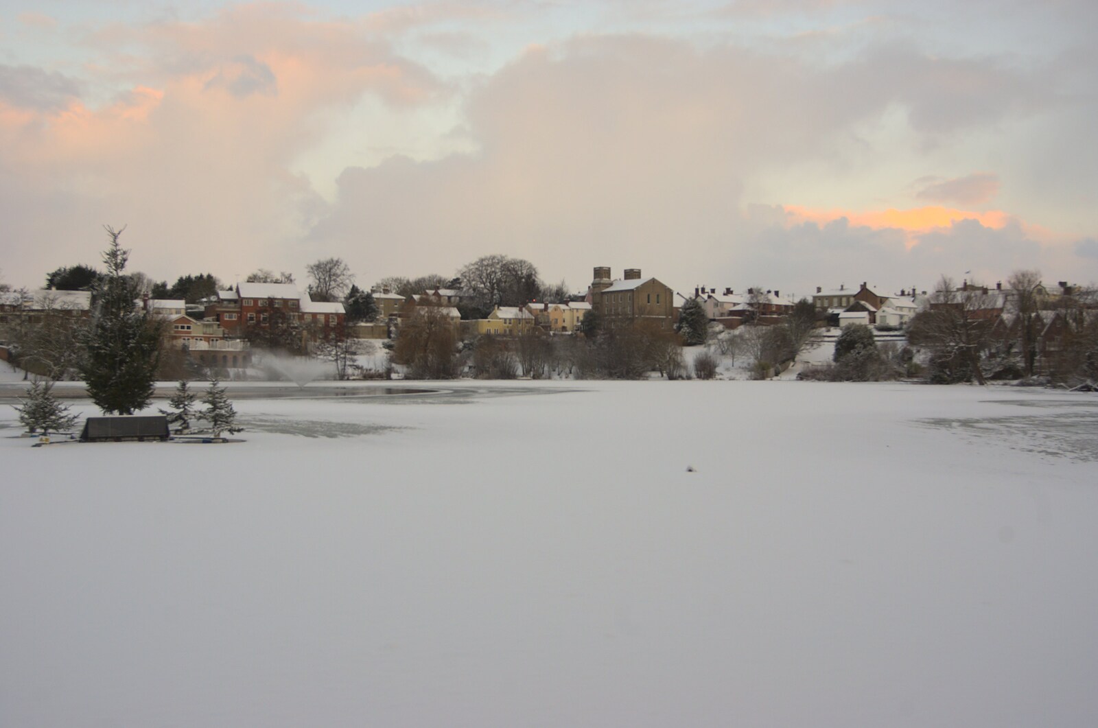 A Snowy Miscellany, Diss, Norfolk - 9th January 2010: The sun rises over Diss