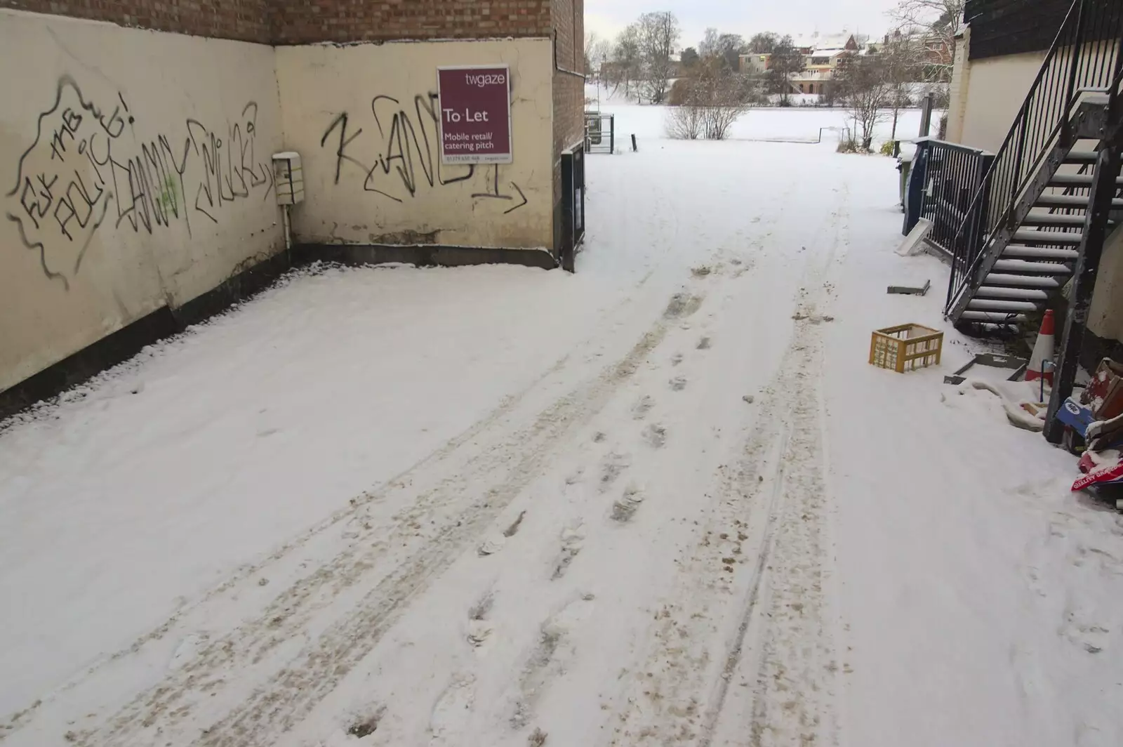 King's Head Yard, from A Snowy Miscellany, Diss, Norfolk - 9th January 2010