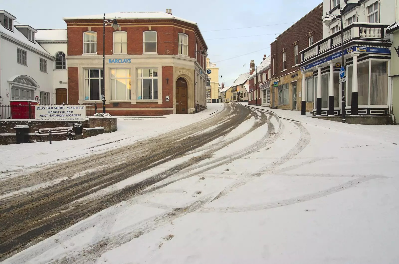 Pump (Market) Hill, Diss, from A Snowy Miscellany, Diss, Norfolk - 9th January 2010