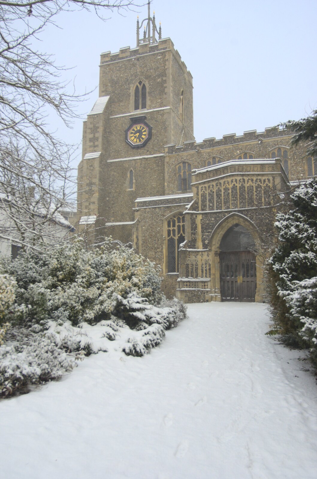 A Snowy Miscellany, Diss, Norfolk - 9th January 2010: The Church of St. Mary