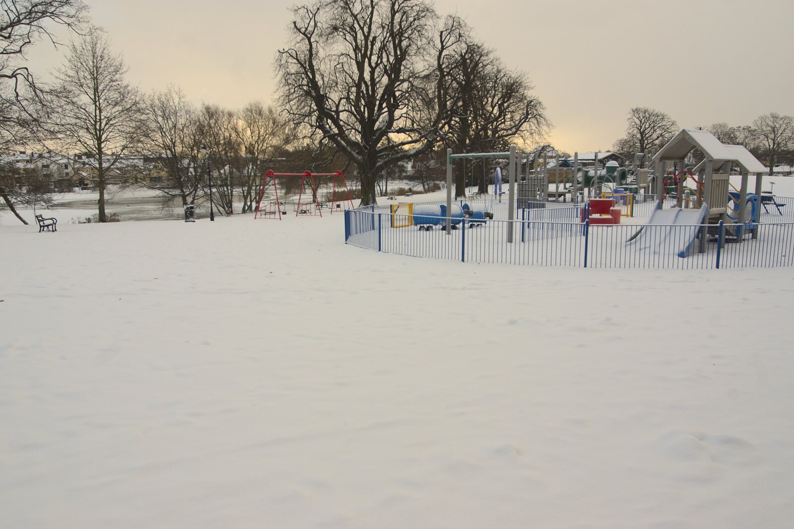 A Snowy Miscellany, Diss, Norfolk - 9th January 2010: The playground