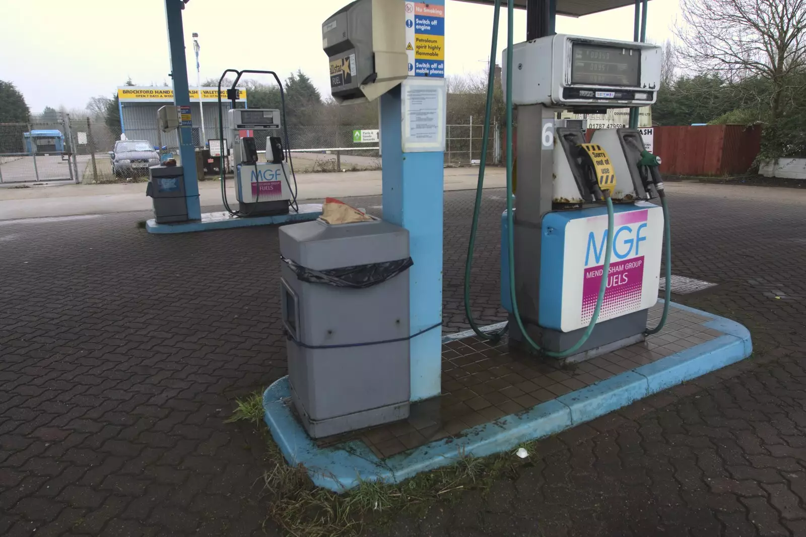 A last look at the abandoned petrol pumps, from A Derelict Petrol Station, Brockford Street, Suffolk - 7th February 2010