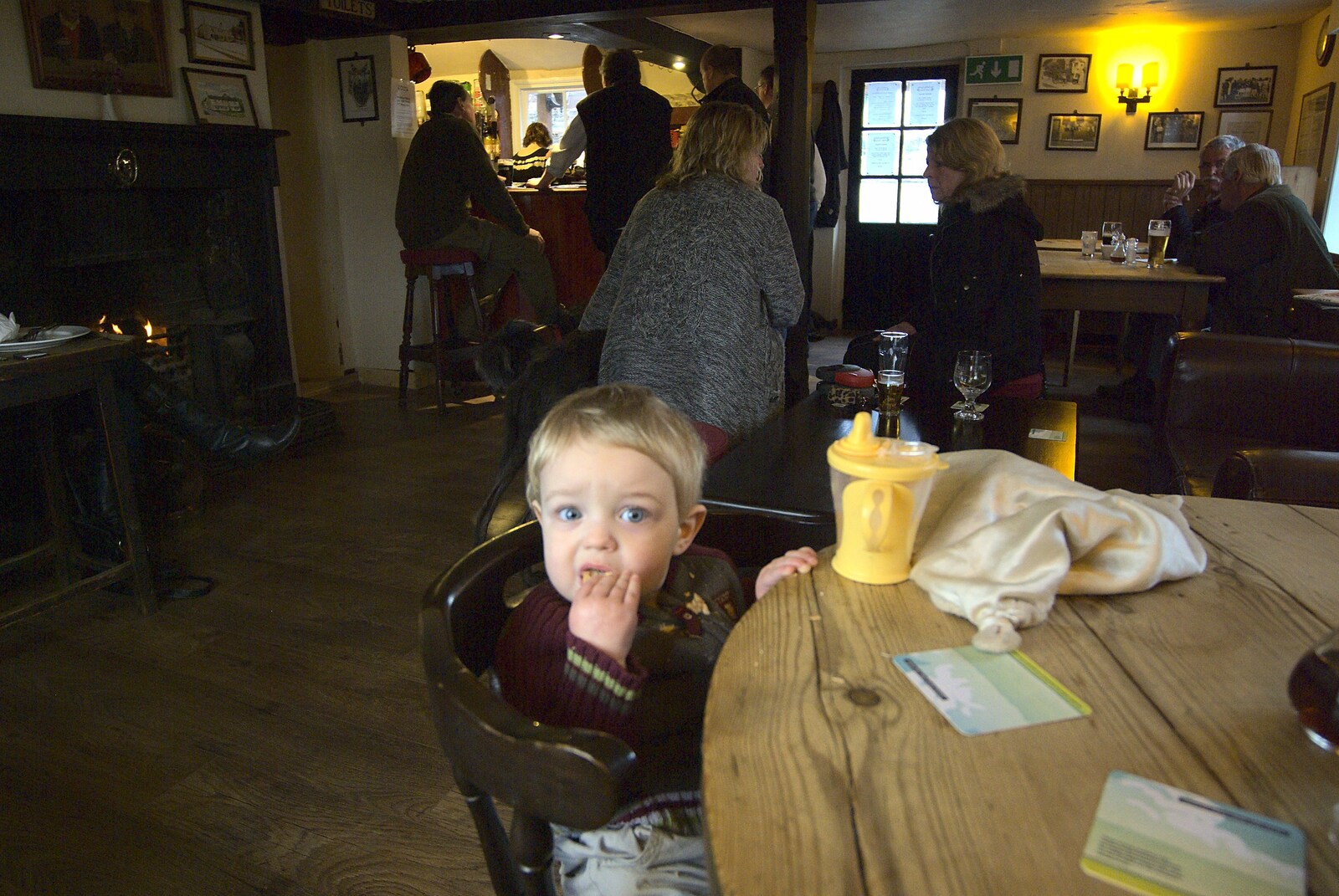 Fred the Head eats crackers and cheese in the Oyster Inn, Butley from The BBs with Ed Sheeran, Fred's Haircut, and East Lane, Diss, Ipswich and Bawdsey  - 21st February 2010