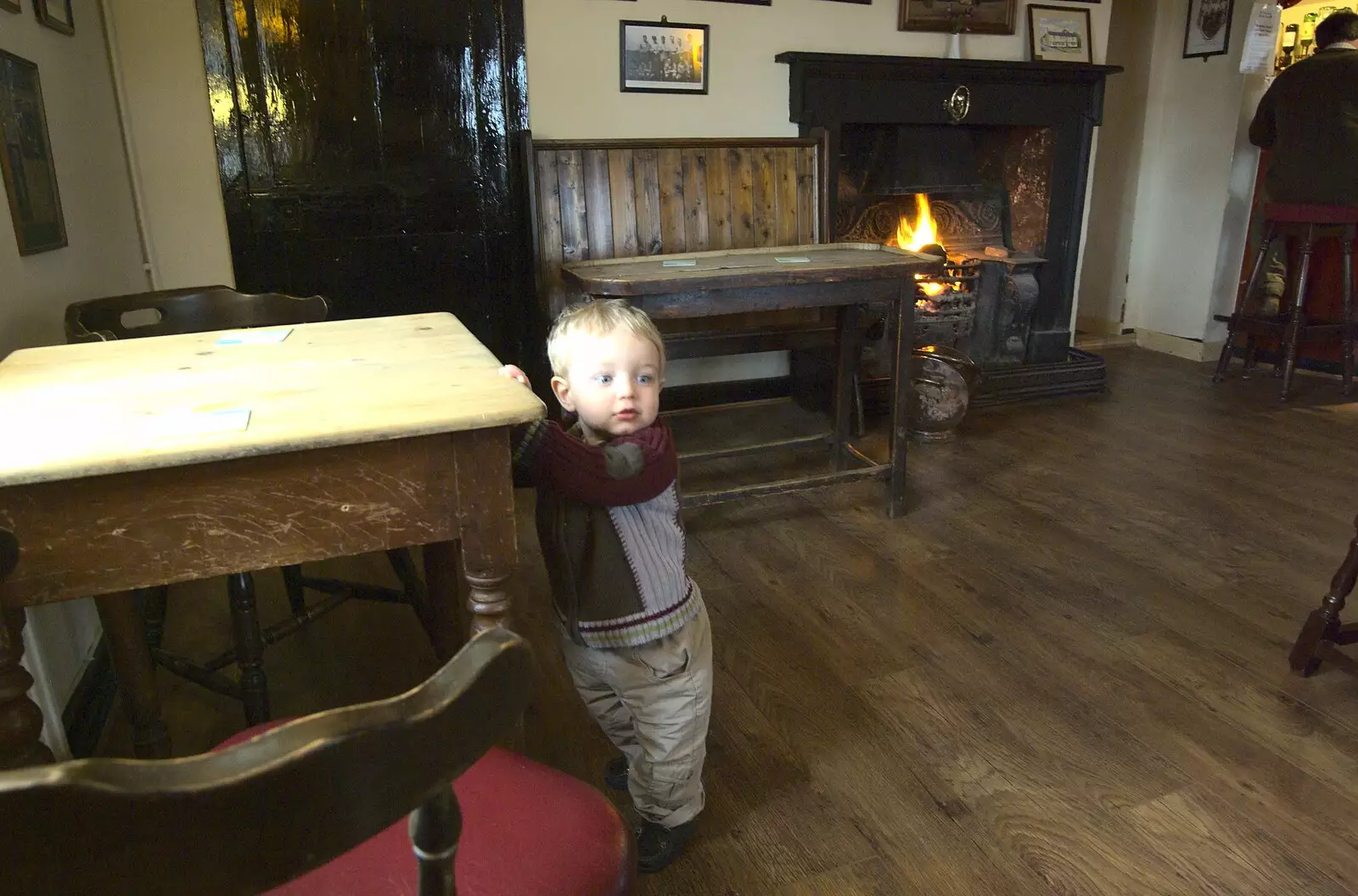 Fred walks around in the pub, from The BBs with Ed Sheeran, Fred's Haircut, and East Lane, Diss, Ipswich and Bawdsey  - 21st February 2010