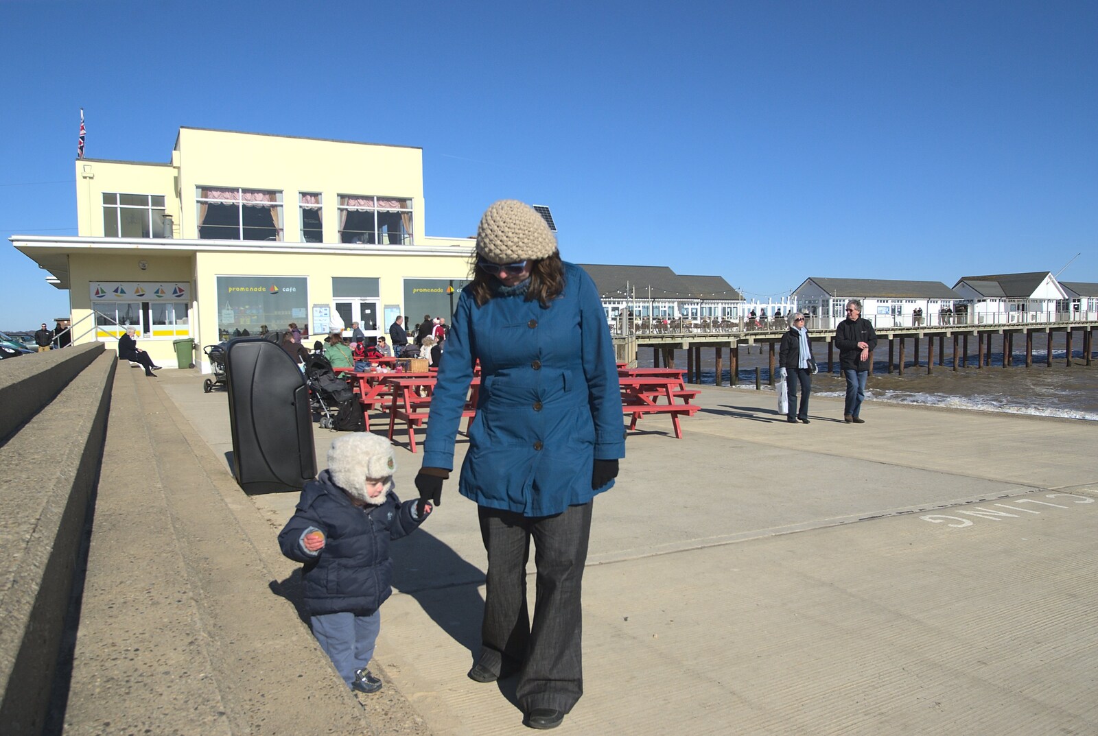 A Trip to The Beach, Southwold, Suffolk - 7th March 2010: Fred and Isobel take a stroll