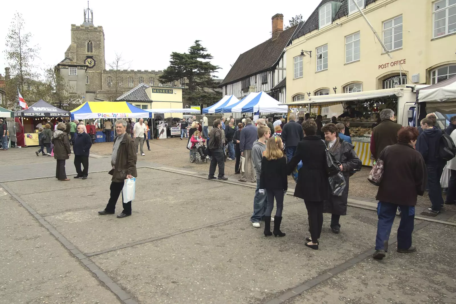 There's a French market in Diss, from A Cycle to The Laundries, and a Trip to Framlingham, Suffolk - 24th March 2010