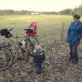 Fred, Isobel, the bike and a field of sheep, A Cycle to The Laundries, and a Trip to Framlingham, Suffolk - 24th March 2010