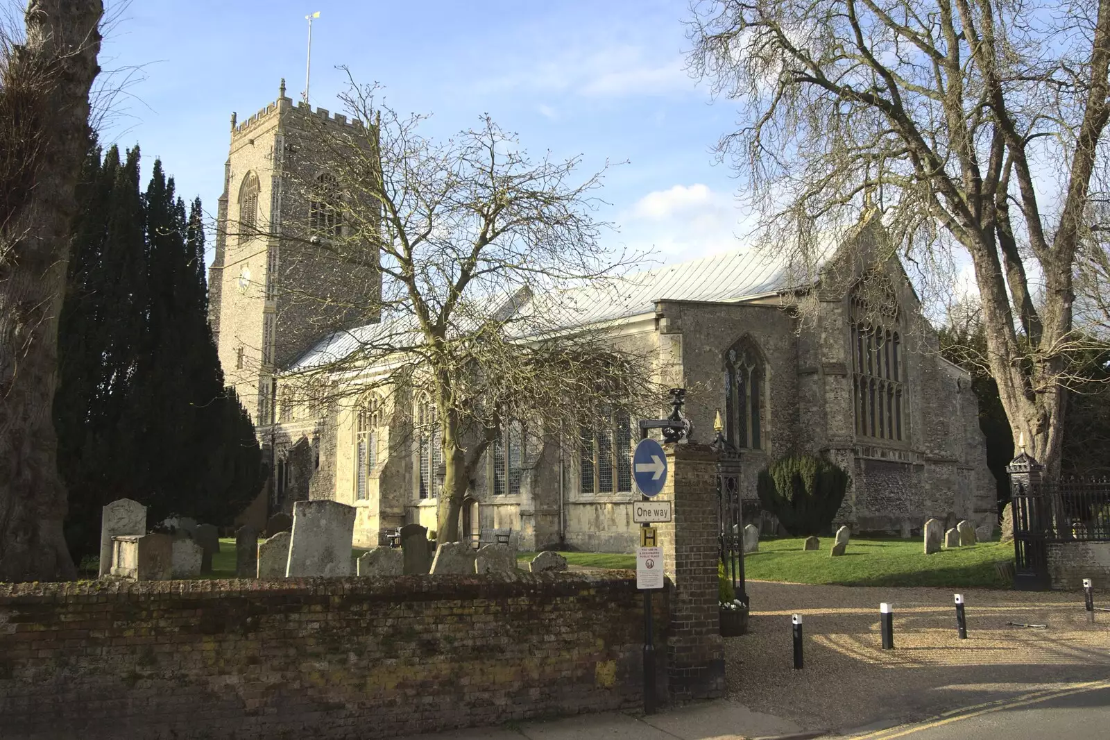 The church at Framlingham, from A Cycle to The Laundries, and a Trip to Framlingham, Suffolk - 24th March 2010