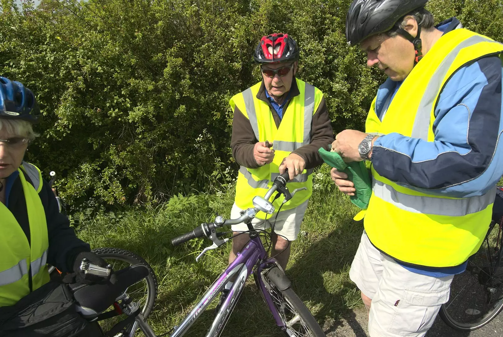 Colin and Alan sort out  mechanical issue, from The BSCC Weekend Away, Buckden, St. Neots, Huntingdonshire - 15th May 2010