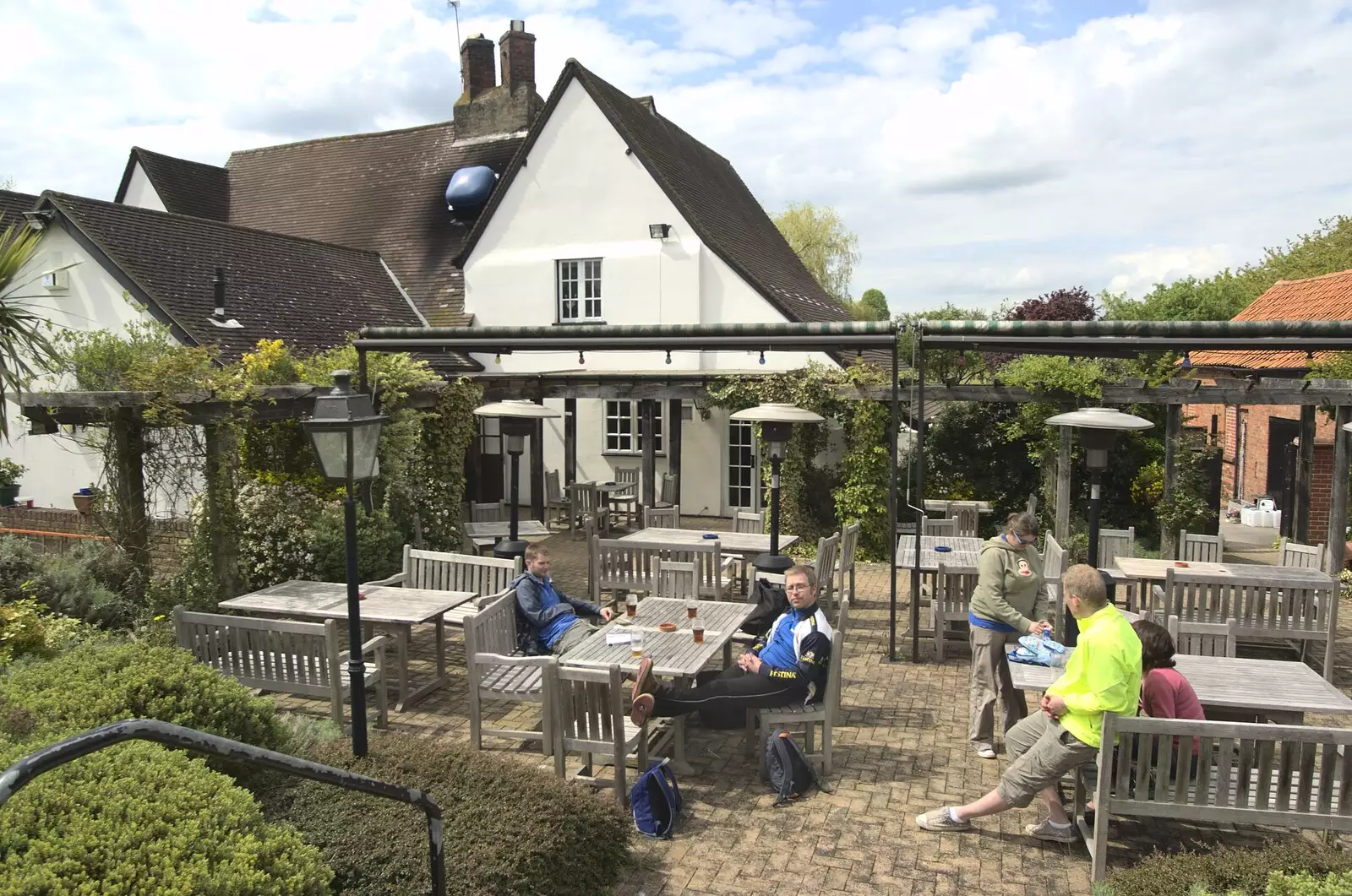 The lunch pub, from The BSCC Weekend Away, Buckden, St. Neots, Huntingdonshire - 15th May 2010