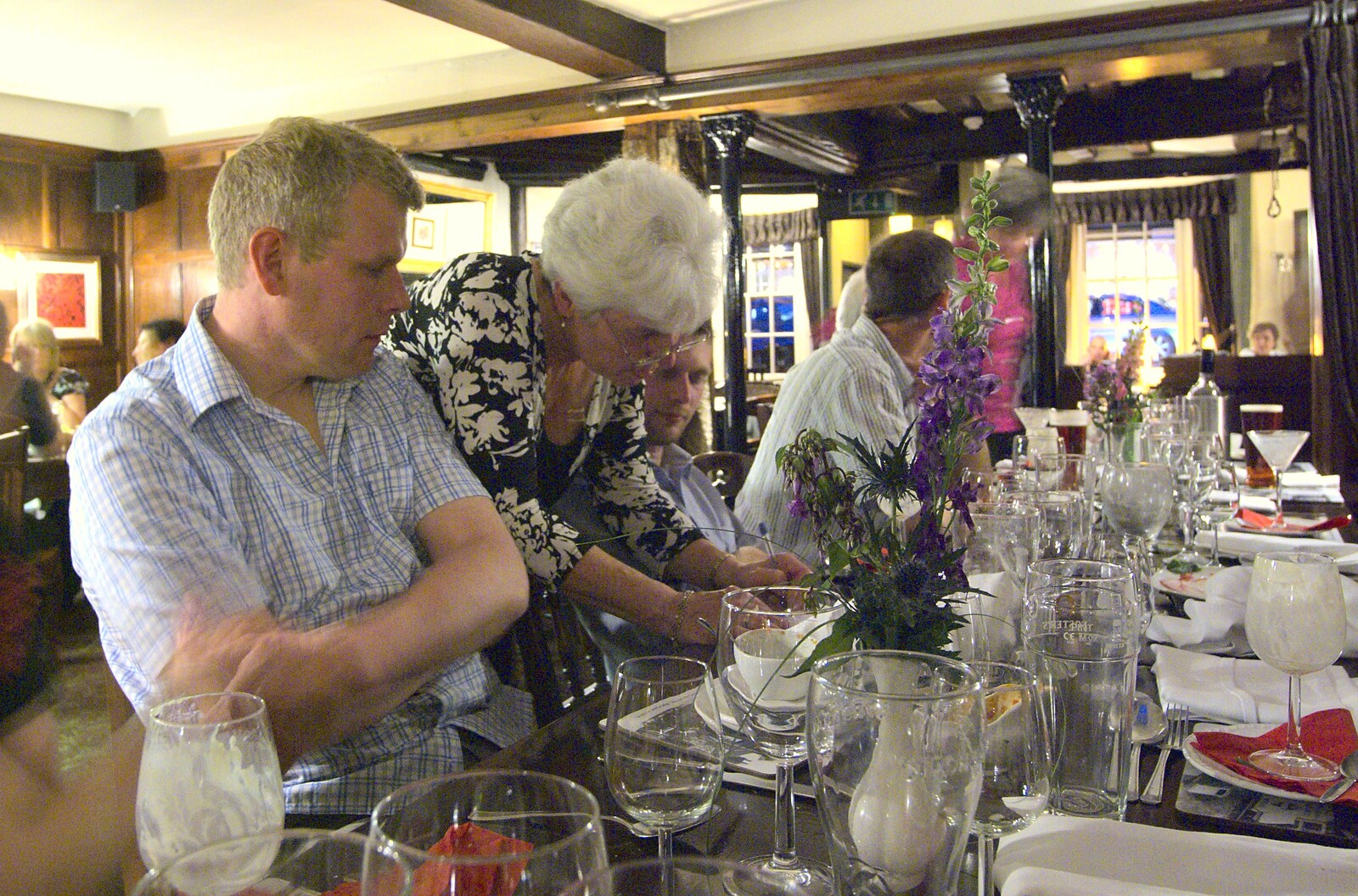 The BSCC Weekend Away, Buckden, St. Neots, Huntingdonshire - 15th May 2010: Spammy checks a list