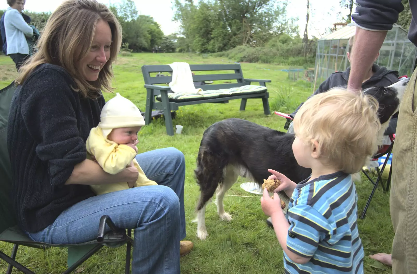 Martina and the baby Oak chat to Fred, from A Barbeque at Wavy and Martina's, Thrandeston, Suffolk - 30th May 2010