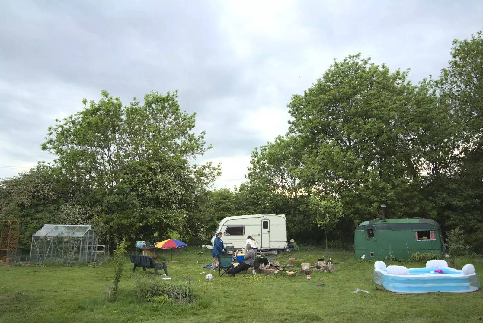 Wavy's caravans, from A Barbeque at Wavy and Martina's, Thrandeston, Suffolk - 30th May 2010