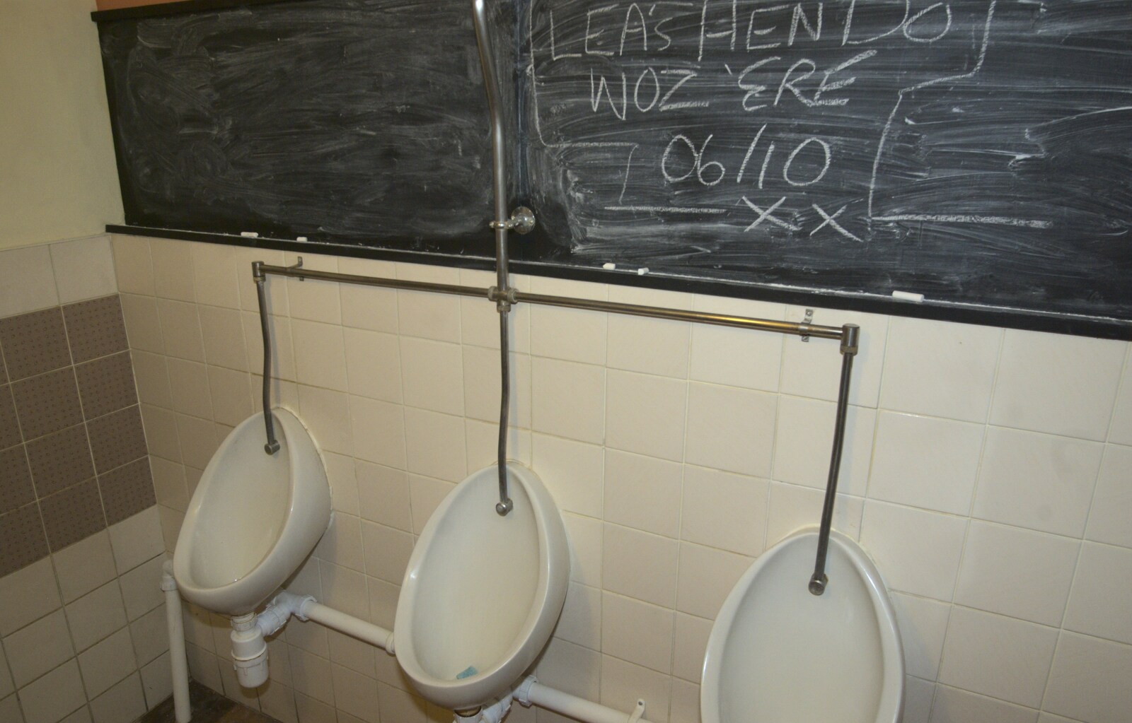 Pre-Wedding Beers at The Swan, Brome, Suffolk - 19th June 2010: Confusing graffiti in the boys' bogs