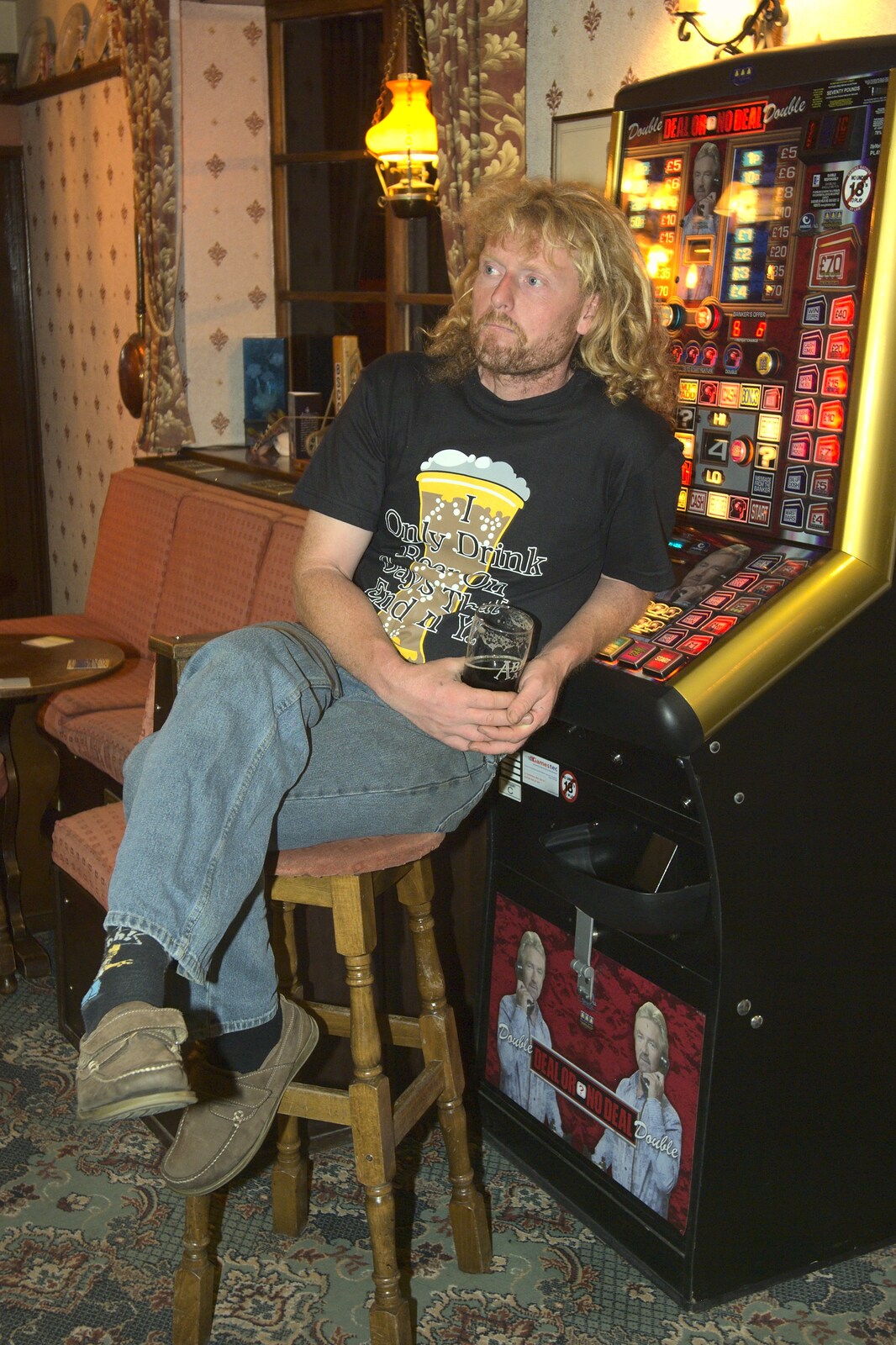 Pre-Wedding Beers at The Swan, Brome, Suffolk - 19th June 2010: Wavy sits by the fruit machine