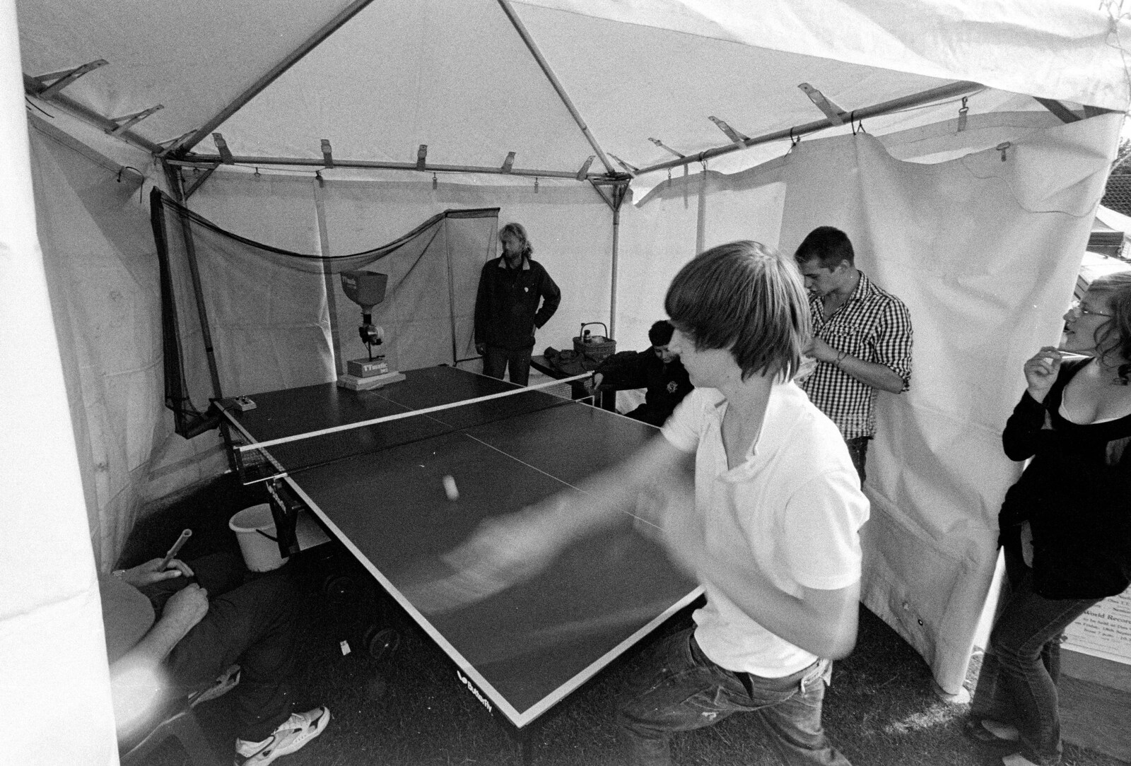Fred at the Carnival, Brewer's Green Lane, Diss, Norfolk - 21st June 2010: More table-tennis action