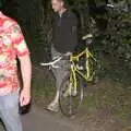 Phil drags his bike through the hedge, Wedding-Eve Beers at The Swan Inn, Brome, Suffolk - 2nd July 2010