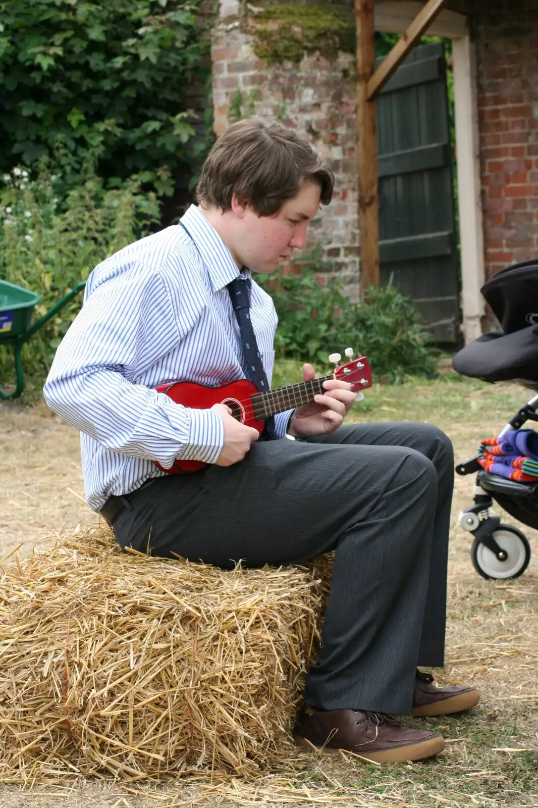 Eoghan plays ukulele, from Wedding-Eve Beers at The Swan Inn, Brome, Suffolk - 2nd July 2010