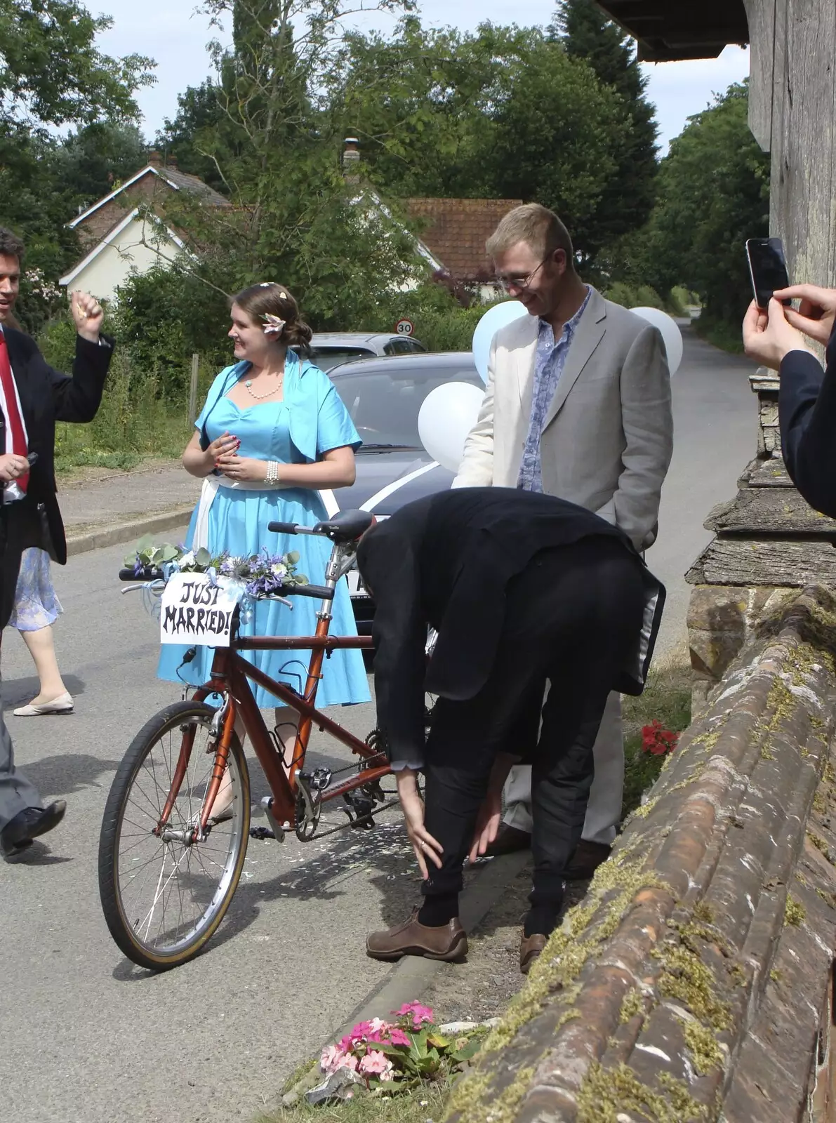 Nosher gets the plus 4's on, from Nosher and Isobel's Wedding, Brome, Suffolk - 3rd July 2010