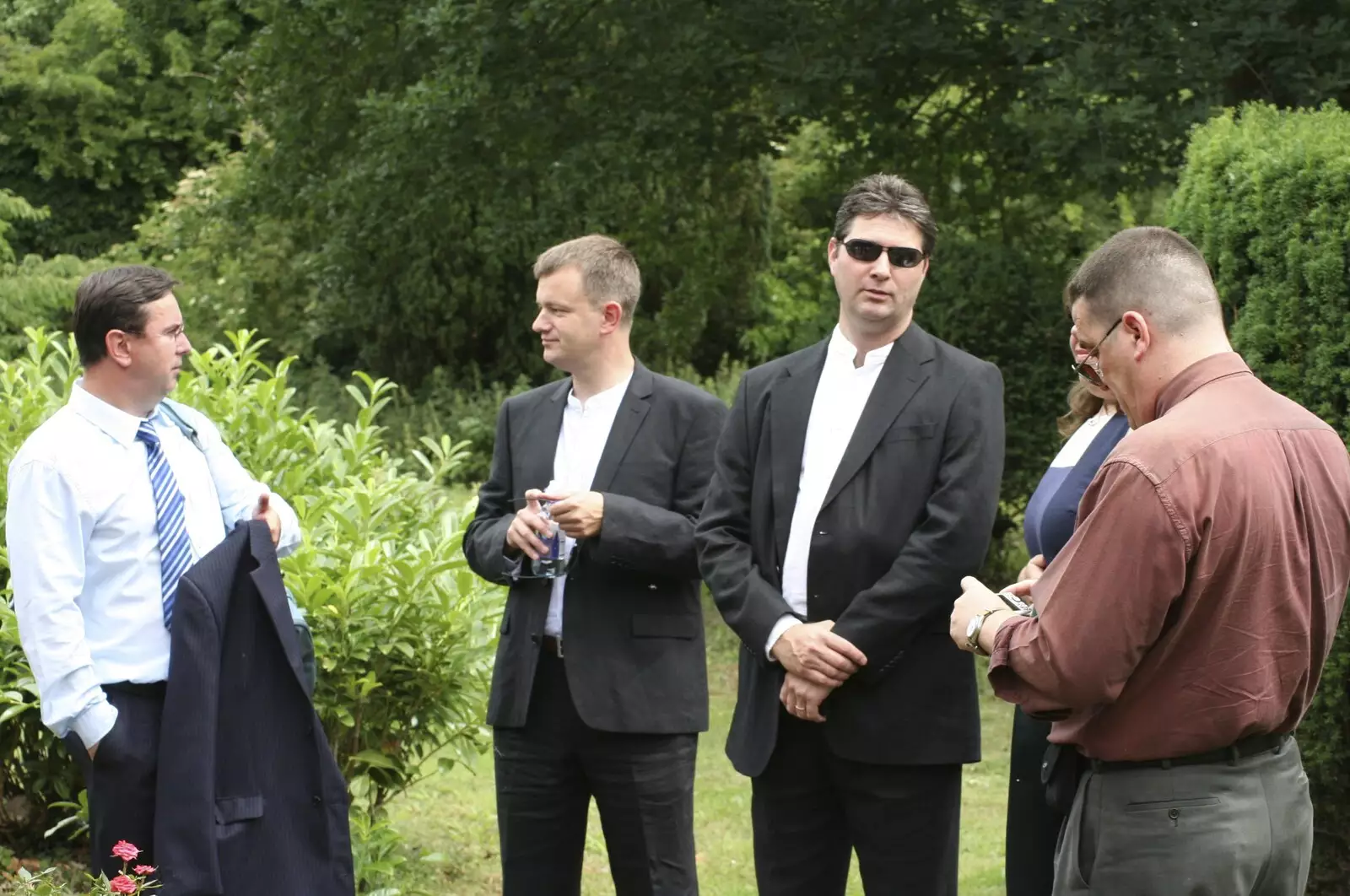 Nosher chats to Polytechnic chum Riki, from Nosher and Isobel's Wedding, Brome, Suffolk - 3rd July 2010