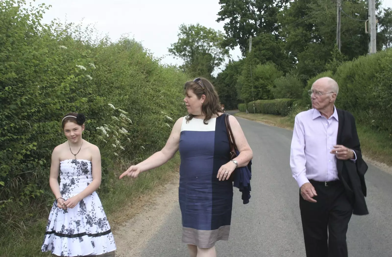 Emily, Sis and the Old Man, from Nosher and Isobel's Wedding, Brome, Suffolk - 3rd July 2010