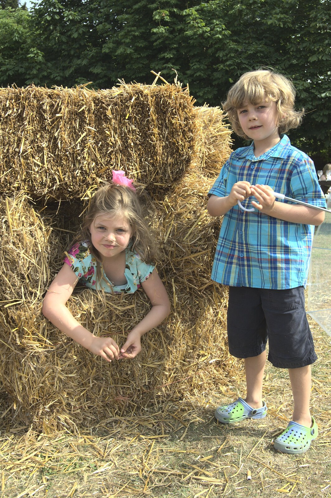 Sydney and Rowan in straw from Nosher and Isobel's Wedding, Brome, Suffolk - 3rd July 2010