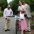 Hamish inspects the tandem, Nosher and Isobel's Wedding, Brome, Suffolk - 3rd July 2010